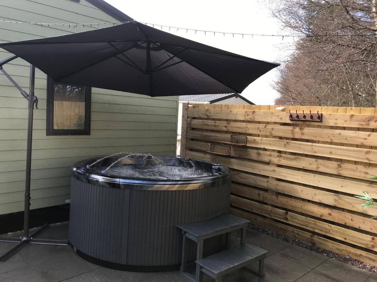 Lola Lodge - Luxury Hot Tub Retreat Newton on the Moor Екстер'єр фото