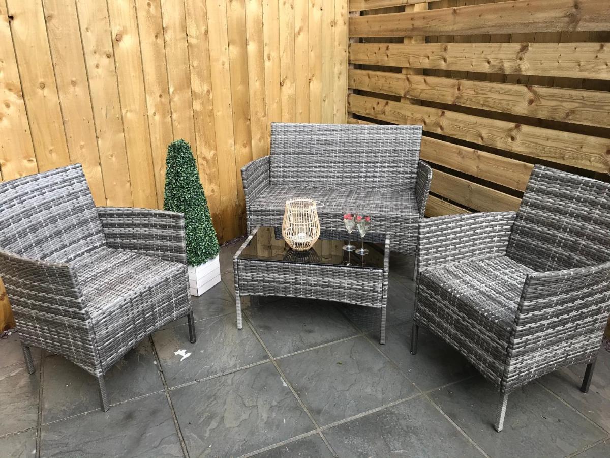 Lola Lodge - Luxury Hot Tub Retreat Newton on the Moor Екстер'єр фото